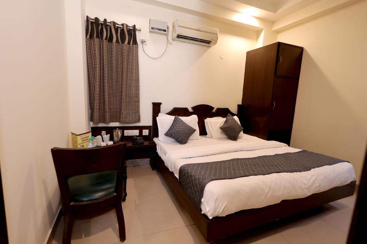 Hotel Gaylord International - New Delhi Ngoại thất bức ảnh